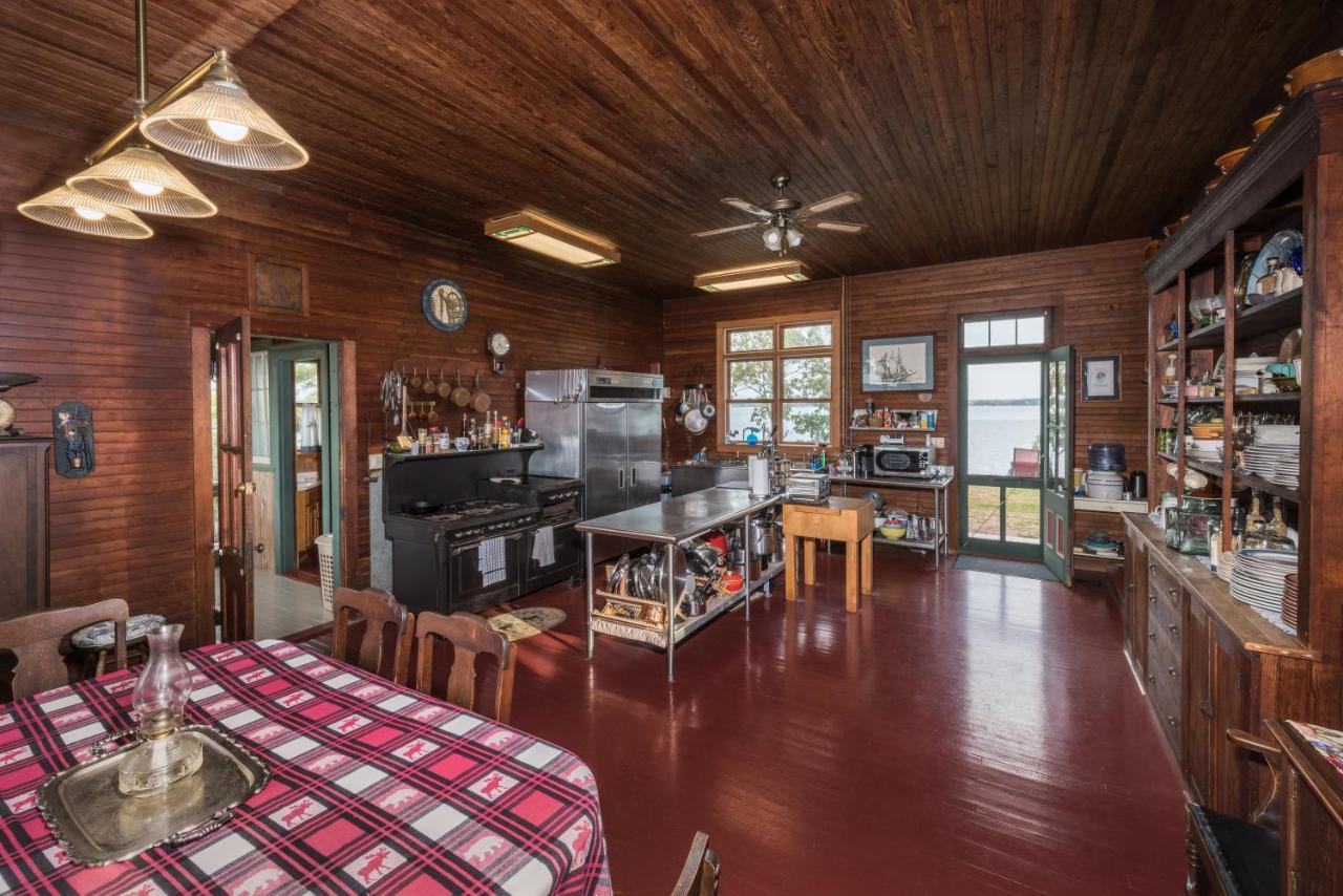 Whiskey River Cottages Formerly Seaway Slips Clayton Exterior foto